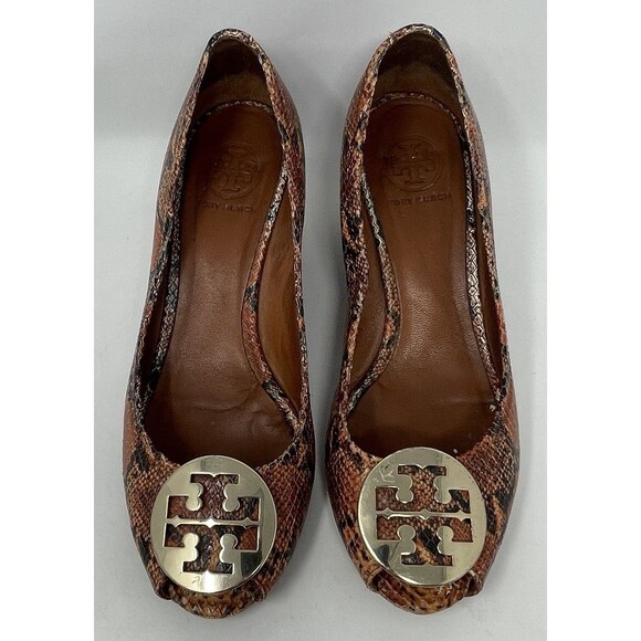 Tory Burch Peep Toe Wedge Heels Snakeskin Pattern Gold Logo Size 9 - Picture 2 of 7